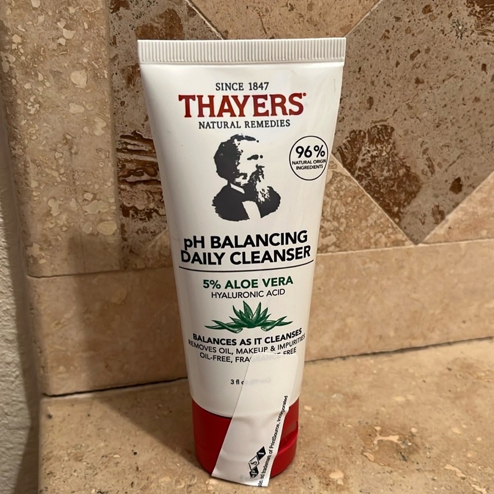 Thayers PH Balancing Daily Cleanser + Aloe NEW